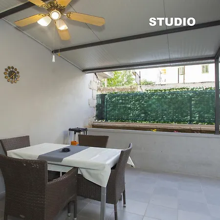 Sandy Beach Studio Apartman Apartment