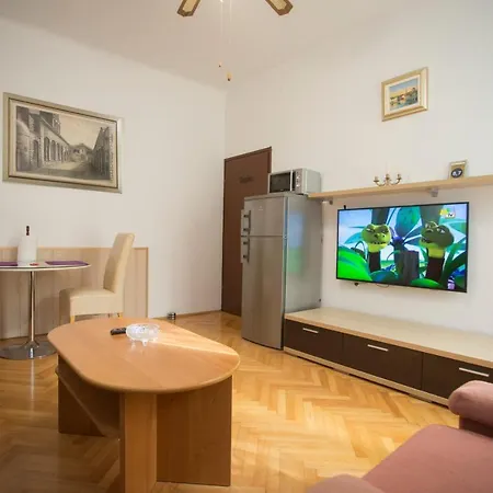 Sandy Beach Studio Apartman Apartment *