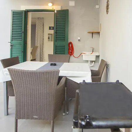 Sandy Beach Studio Apartman *