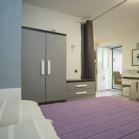 Sandy Beach Studio Apartman *