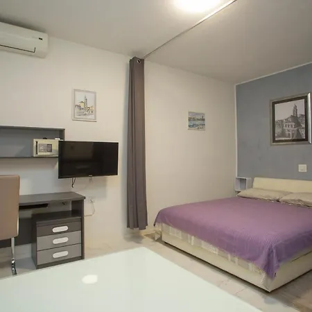 Sandy Beach Studio Apartman *